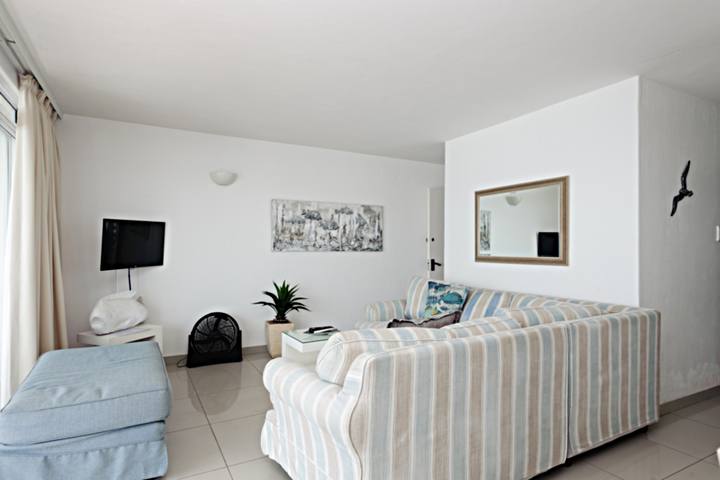 Chakas Cove 39 Lounge
